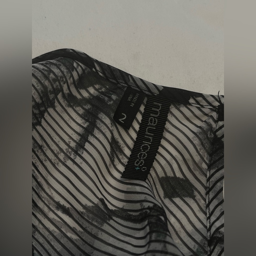 Maurices Plus Women’s Black/ Grey Floral Sleeveless Sheer Top Blouse Size 2 - Picture 5 of 9